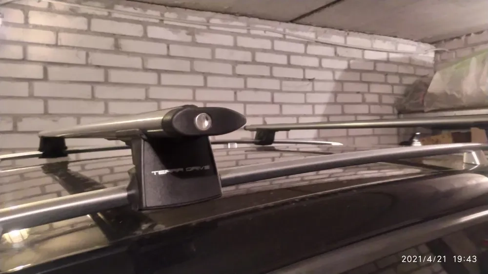 Багажник на кришу Terra Drive 440л та поперечки на рейлі