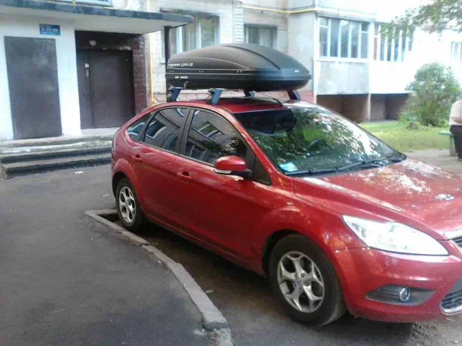 Багажник на кришу Terra Drive 440л та поперечки на рейлі