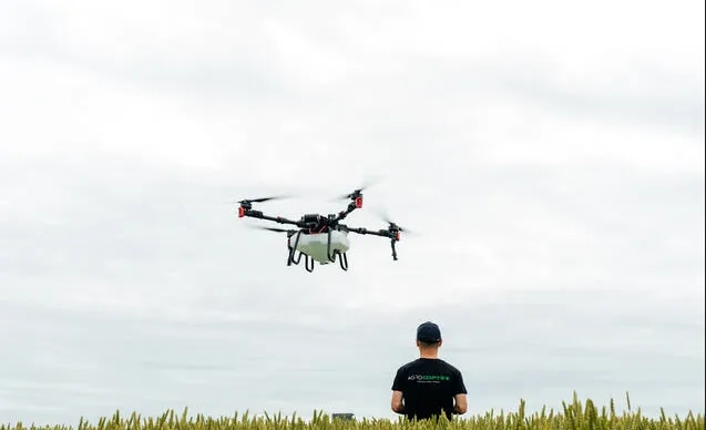 Дрон обприскувач XAG p100pro агродрон з 50 л баком, комплект з ПДВ