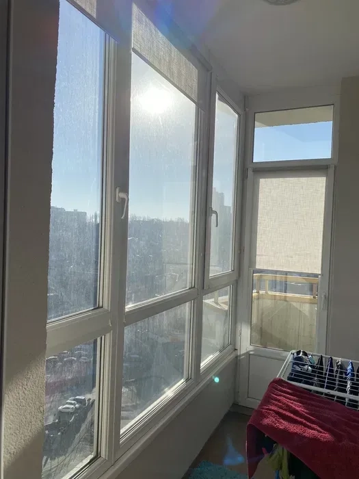 Професійна мийка вікон для дому та офісу з бездоганним результатом