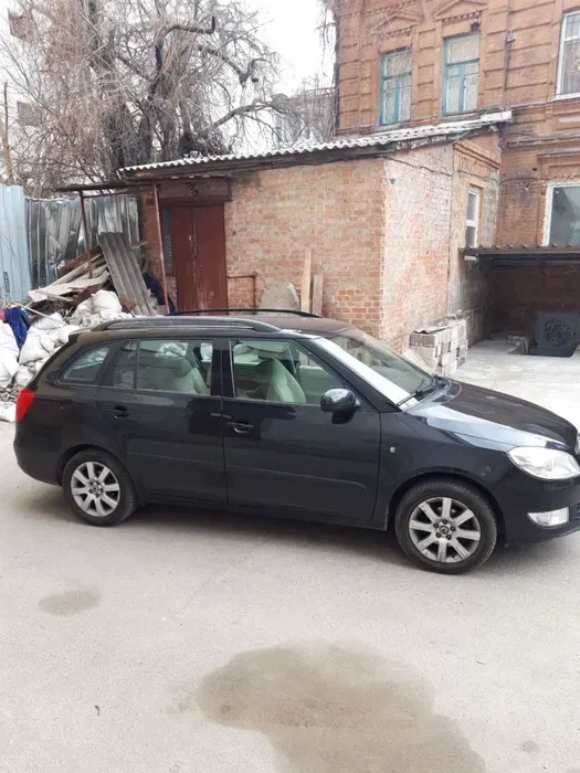 Автомобили 600 грн в сутки.