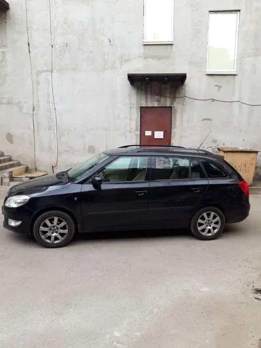 Автомобили 600 грн в сутки.