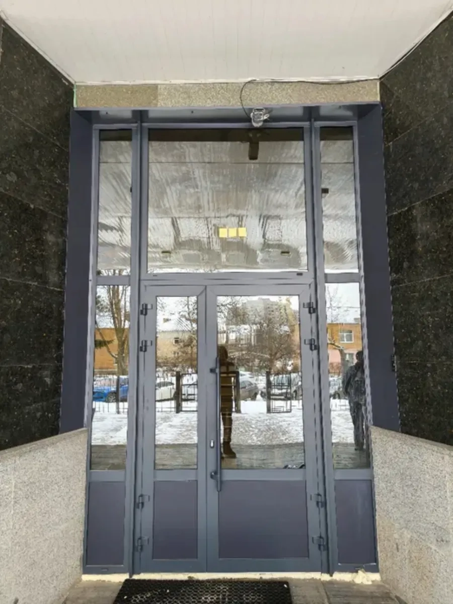 Монтаж вікон дверей балкони під ключ