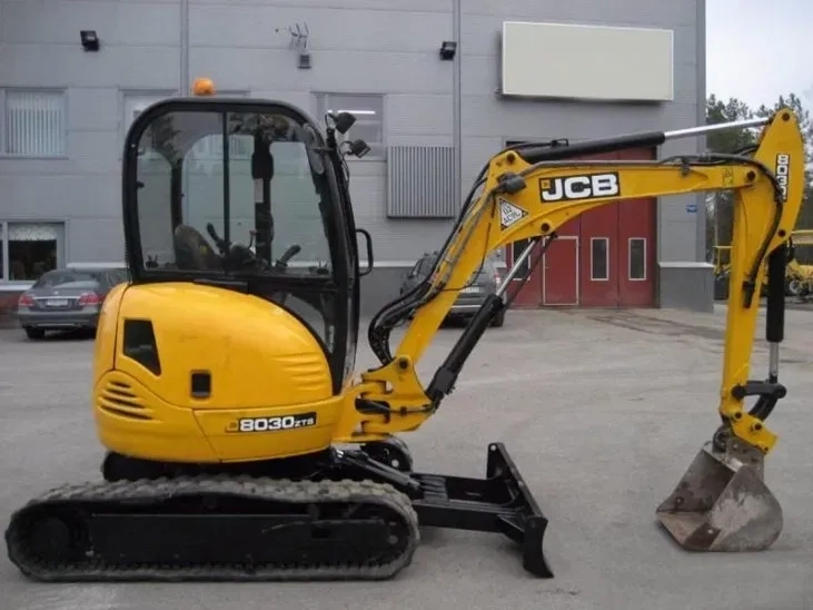 Міні-екскаватор: копання траншей, ям