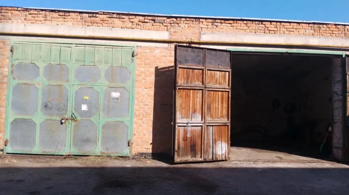 Гараж з двох боксів 60м2 з ямою