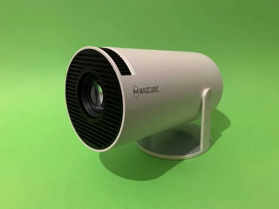 Проектор HY300 та полотно для нього, Луцьк