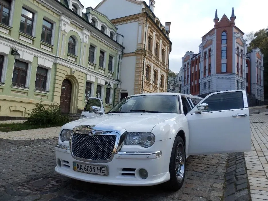 Лімузин на весілля Київ, недорого.