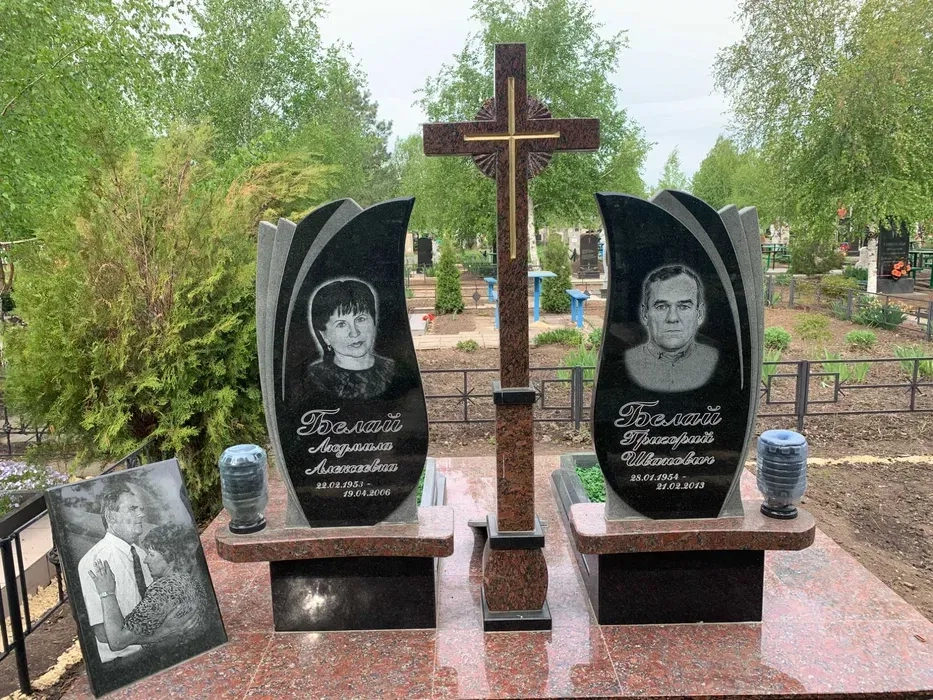 Гранітні пам'ятники у Запоріжжі | Виготовлення та встановлення