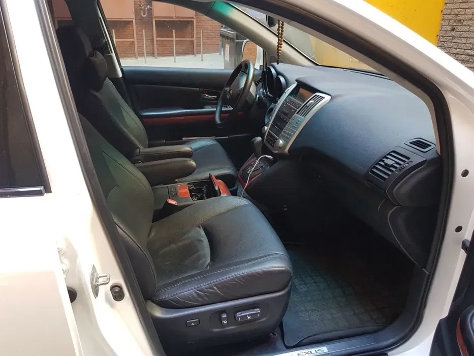 Авто lexus rx 300