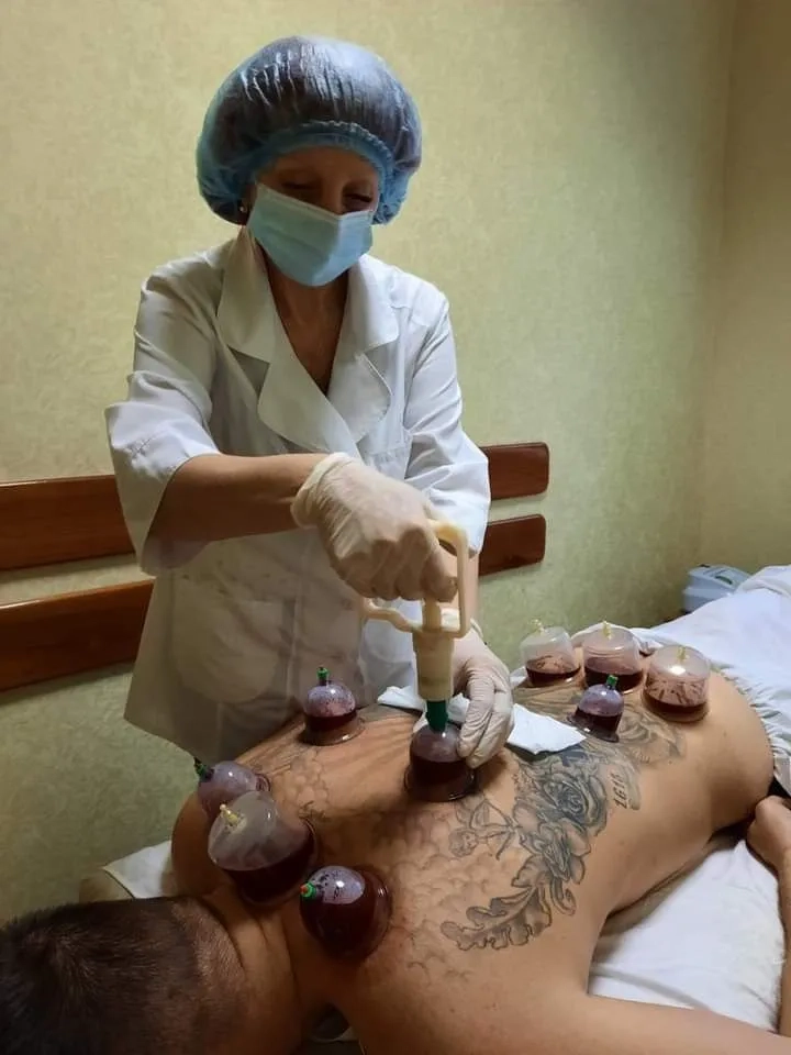 Досвідчений медик