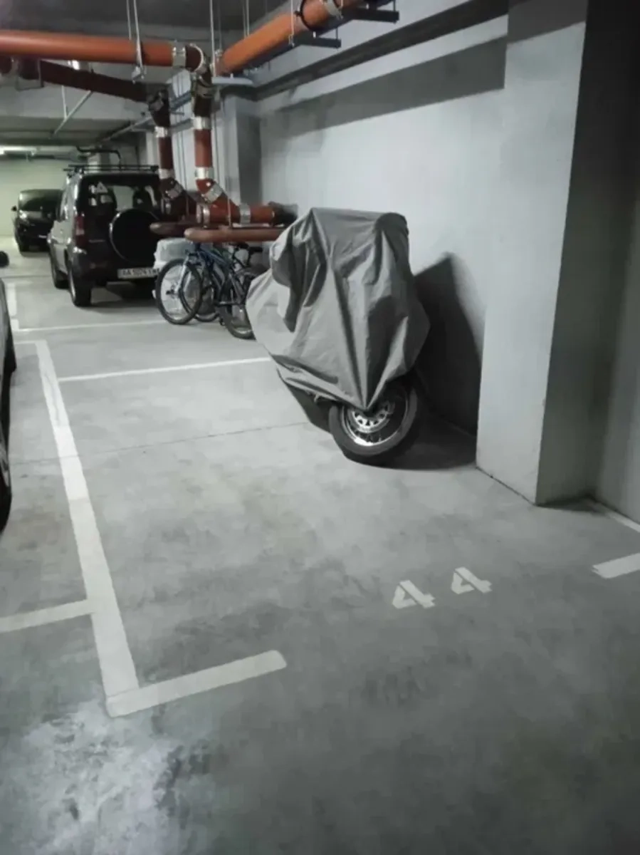 Власне паркомісце в підземному паркінгу