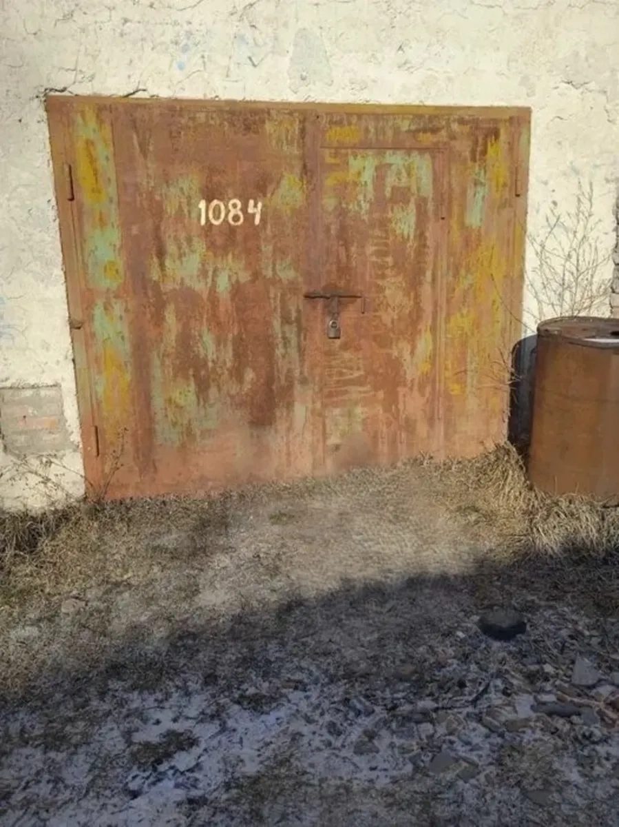 Капітальний цегляний гараж з оглядовою ямою