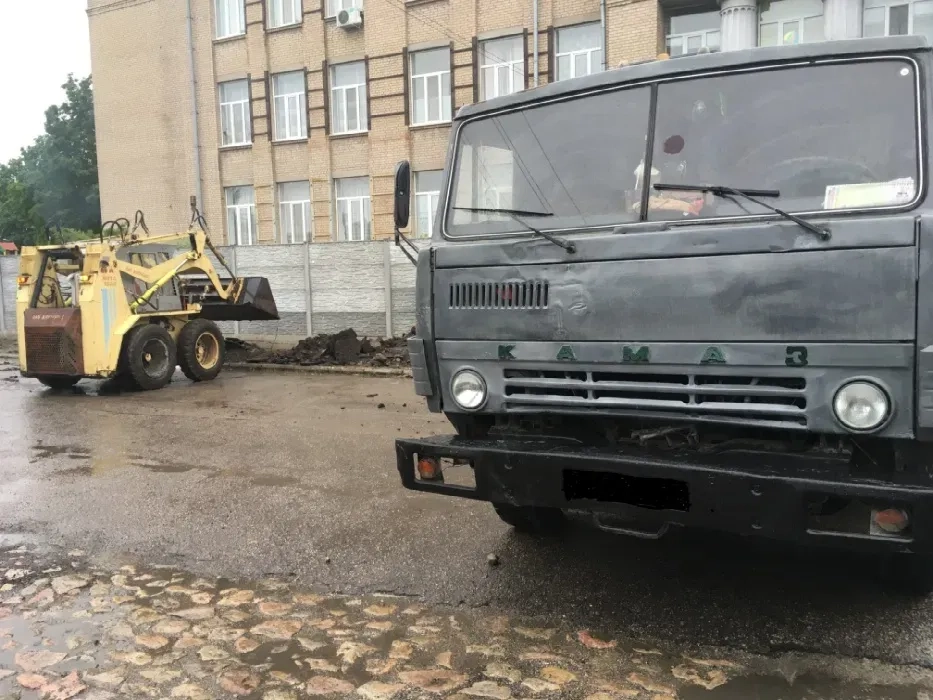 Вывоз строительного и любого мусора,демонтаж,снос,погрузчик,Камаз.