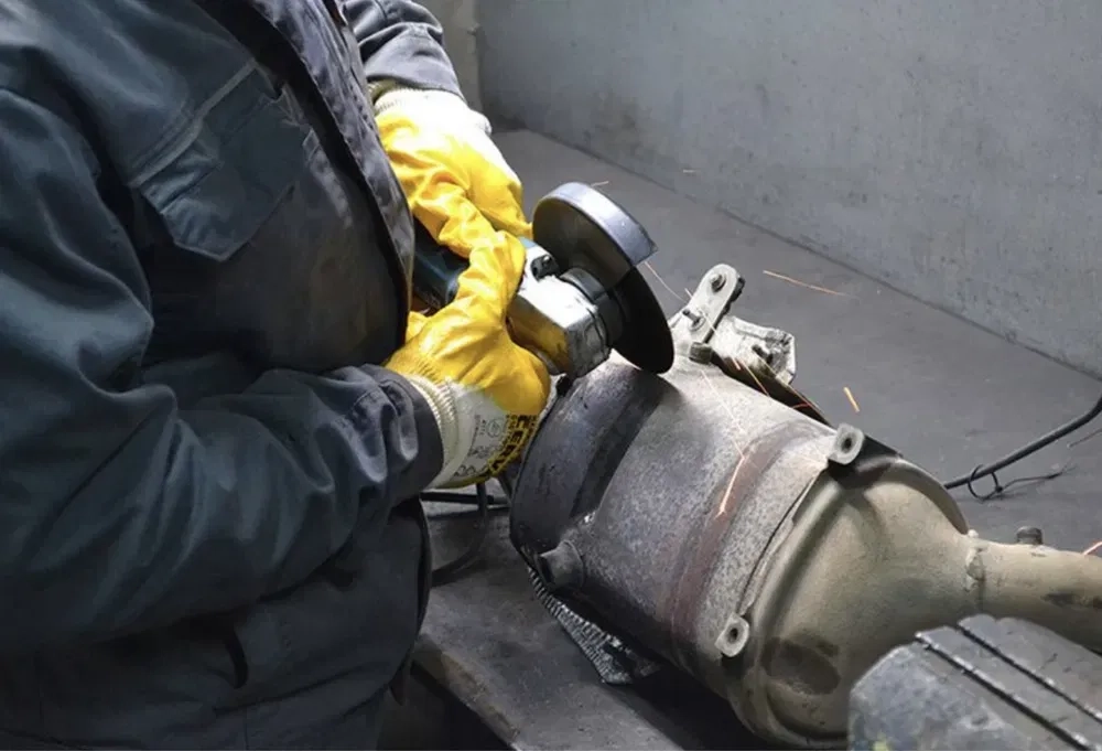 Ремонт вихлопної системи Видалення каталізатора, зварювання глушника 24/7