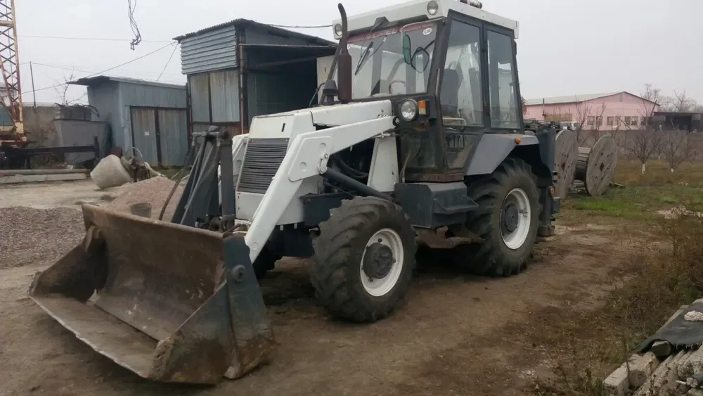 Ескаватор навантажувач