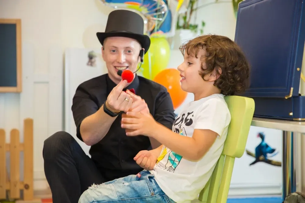 Професійний фокусник у Львові: магічне шоу та незабутні враження для дітей!