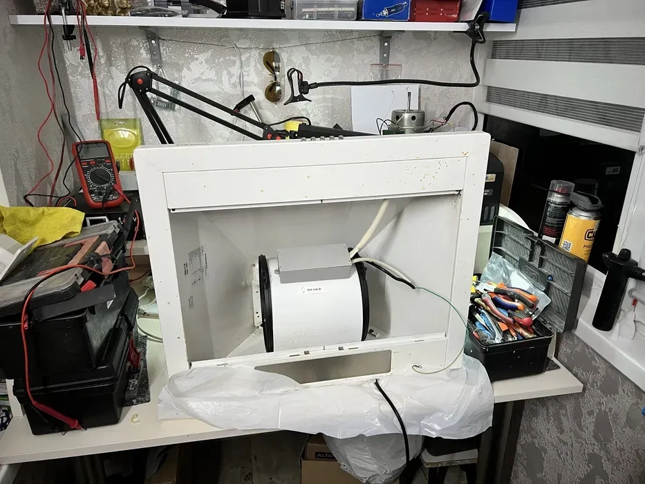 Ремонт кухонних витяжок, чищення, заміна деталей