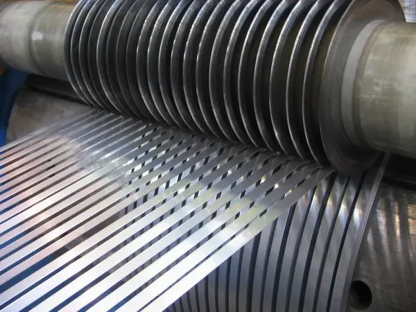 Поздовжнє порізання стрічки