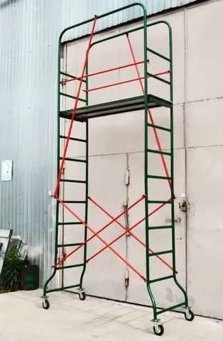 Ліси, примости, кельня, тури, вишка, стійки, опалубка