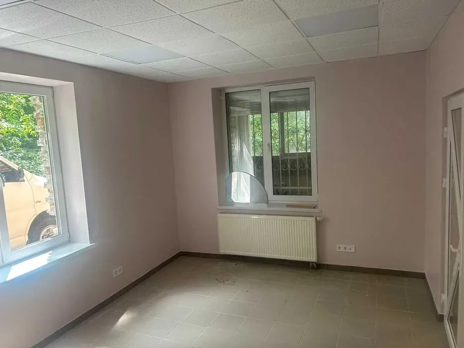 Приміщення, Львів, Чупринки 87