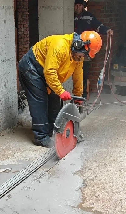 Алмазне різання бетону.