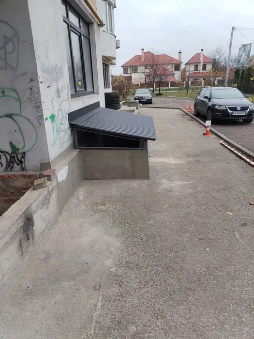 Навіси Над Приямками Під Замовлення. Якісні Металеві Конструкції. Надійно та Довговічно!