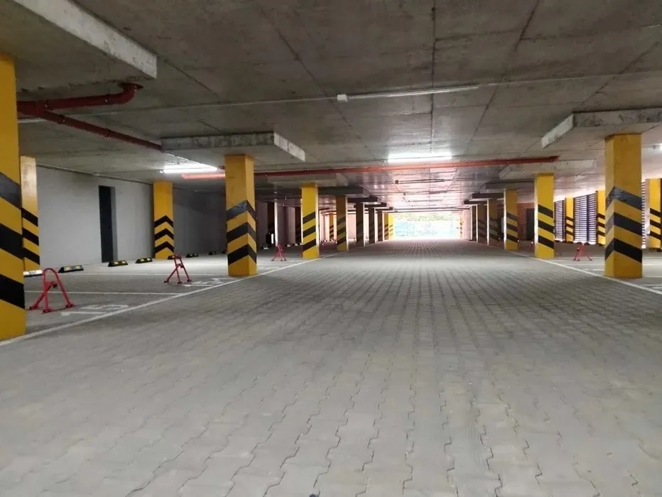 Паркомісце в новобудові Park Estate