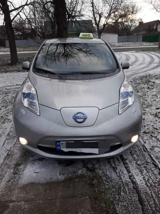 Авто Nissan leaf ніссан ліф