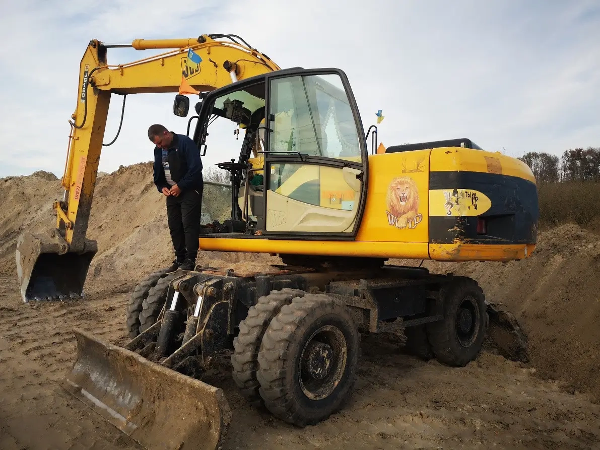 Екскаватор повно поворотнний колісний JCB-160, ківш 1 куб (додатковий планувальний ківш)