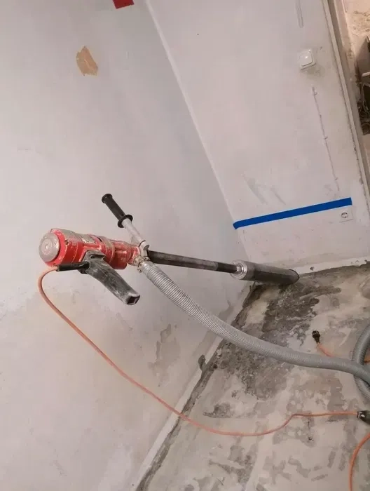 Алмазне свердління отворів. Алмазне буріння. Різання отвору.