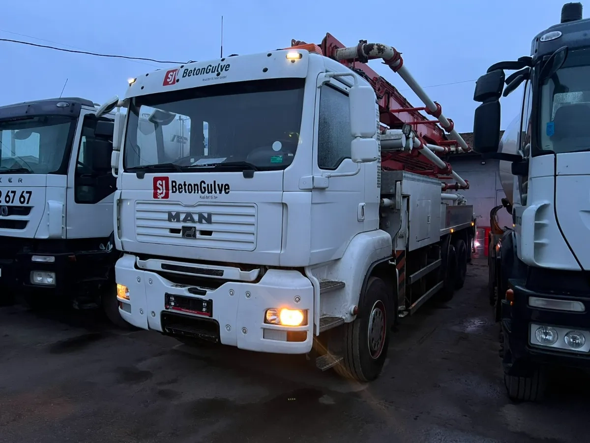 Стріловий бетононасос