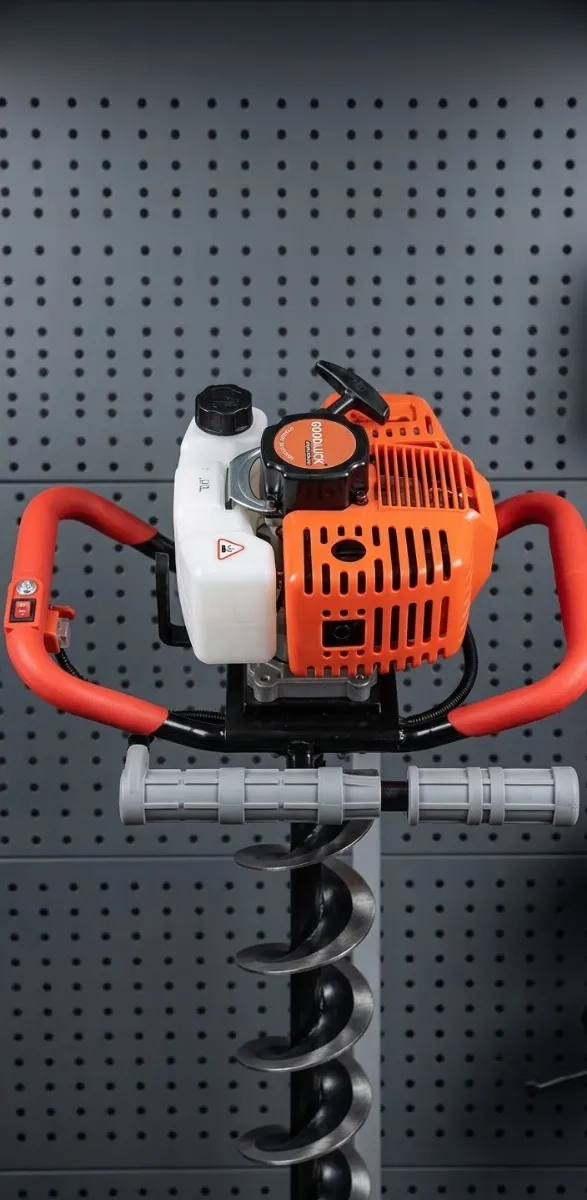 Мотобур GoodLuck призначений для буріння отворів у ґрунті.