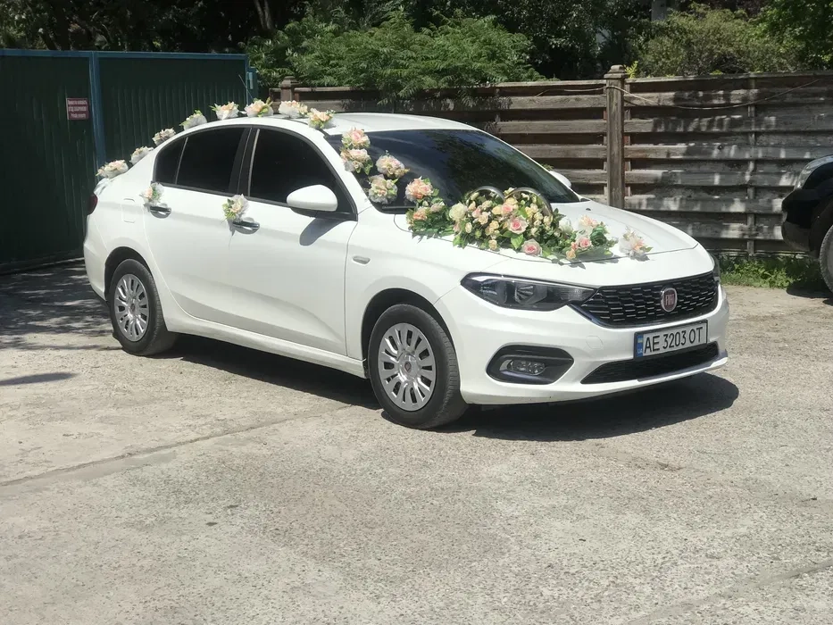 Авто на весілля з водієм
