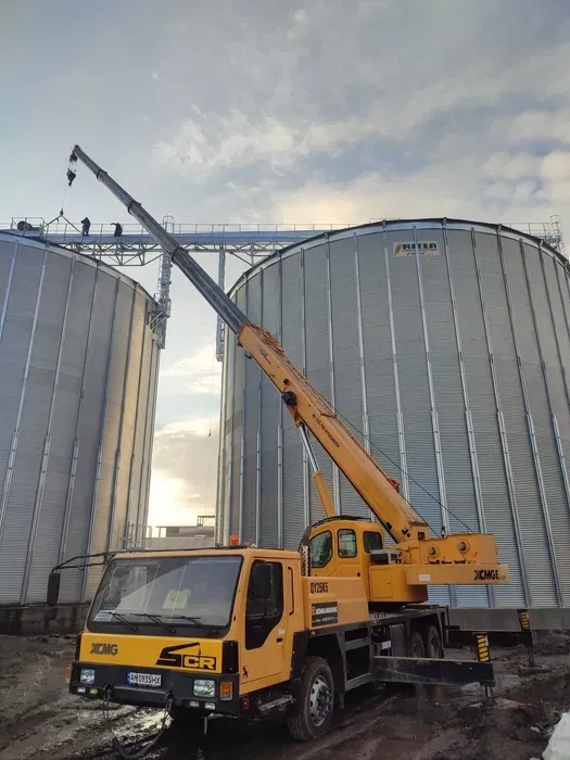 Спецтехніка - Автокран