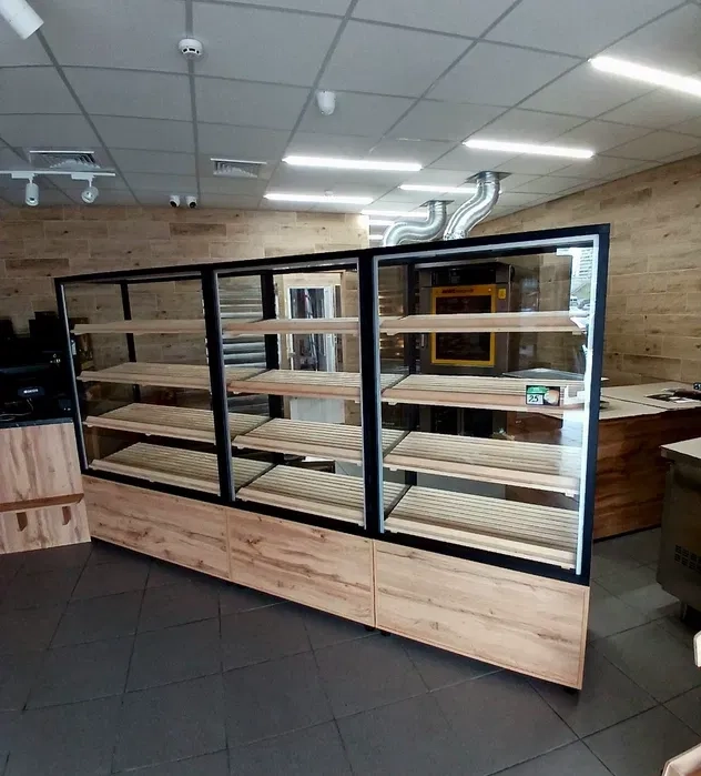 Виготовляємо дерев'яні вітрини, полиці з дерева для випічки 2 000 грн.
