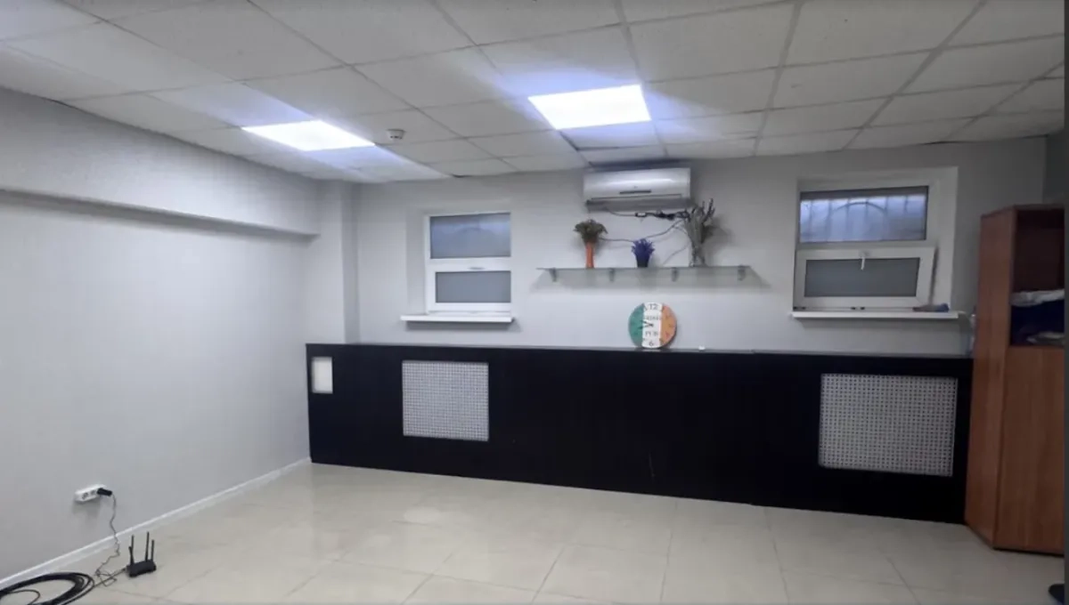 Офісне приміщення на вул. Квартальна, приміщень - 1