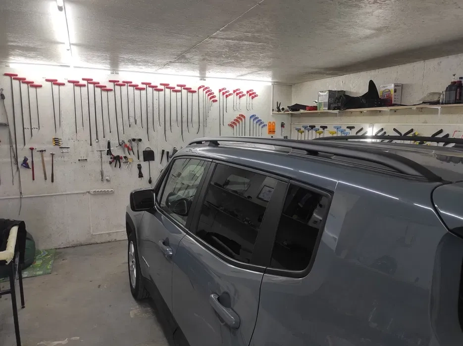 Видалення вм'ятин на авто за технологією pdr заміна скла