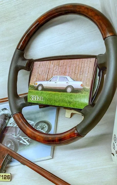 Інкрустація шпонованих вставок у кермо . Zebrano, Zingano