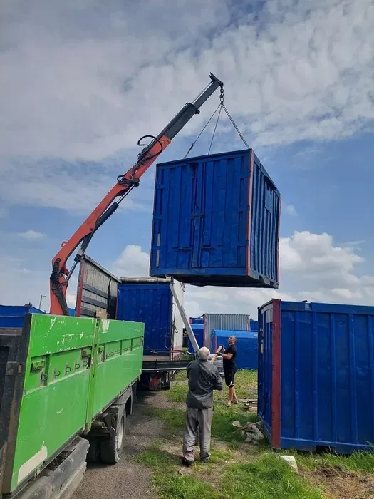 Контейнери, вагончики, кунги на будівництво.