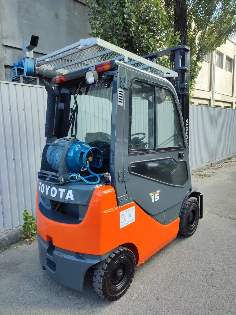 Навантажувач TOYOTA 06-8FG15F