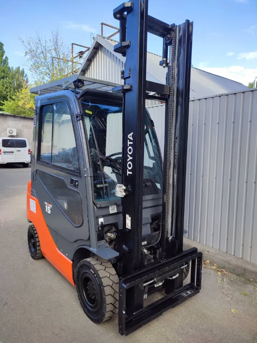 Навантажувач TOYOTA 06-8FG15F