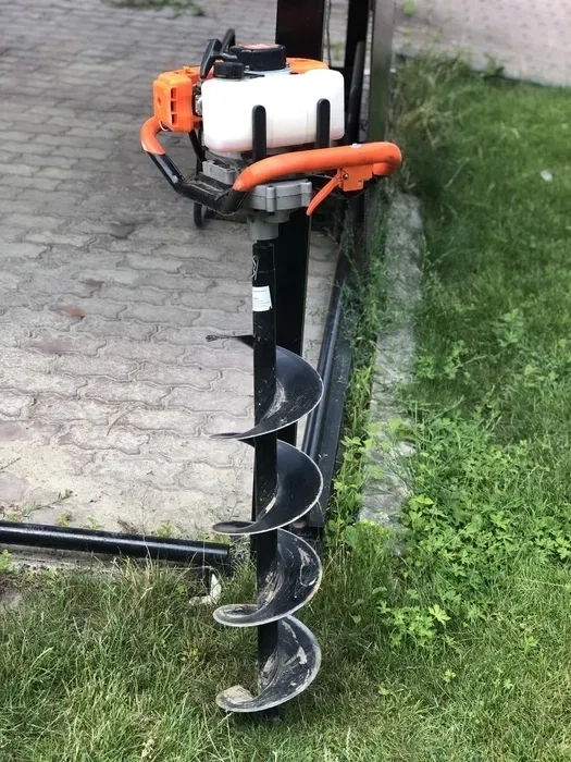 Бур , бензобур , мотобур