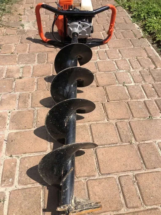 Бур , бензобур , мотобур