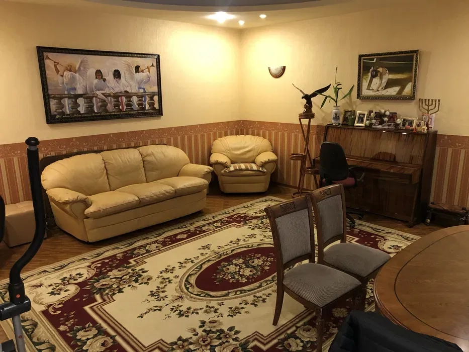 Будинок, окремий поверх