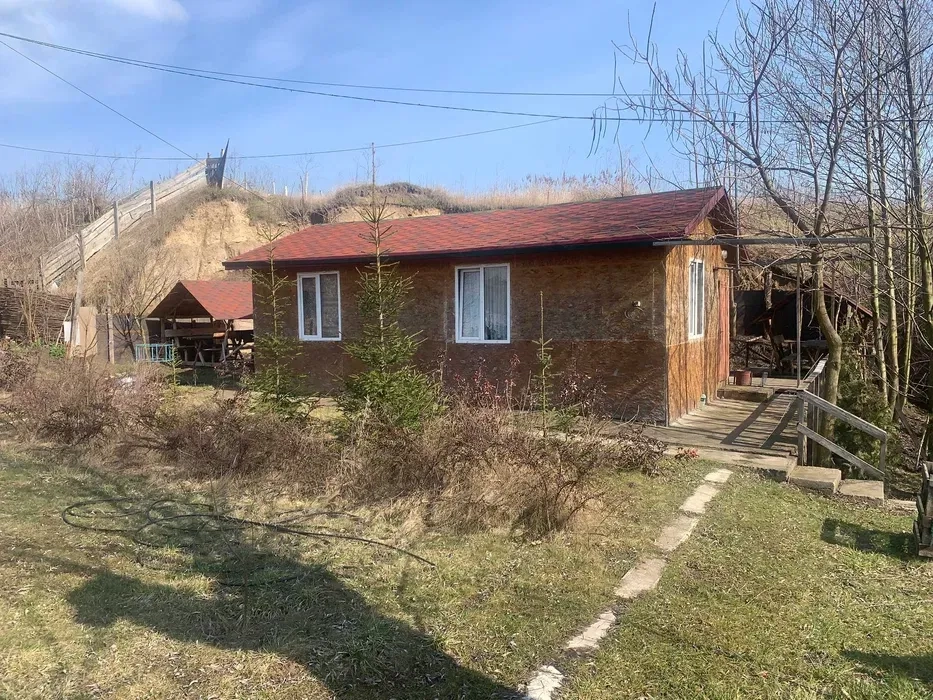 База відпочинку Три Гусака с.Гореничі. Будиночки, альтанки, риболовля.