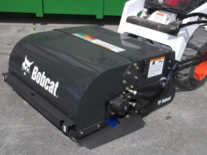 Щітка з бункером (бункерна підмітальна машина) для спецтехніки