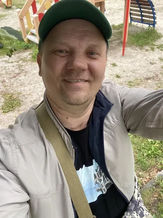 Розчищення ділянки демонтаж валка обрізка дерев корчування екскаватор