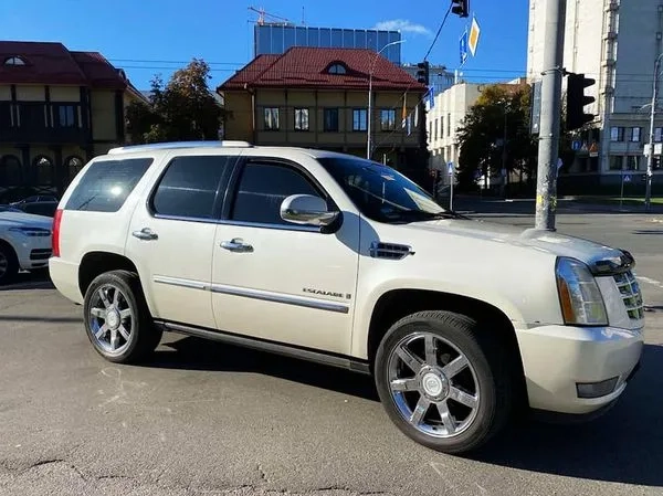 232 Позашляховик на весілля Cadillac Escalade білий