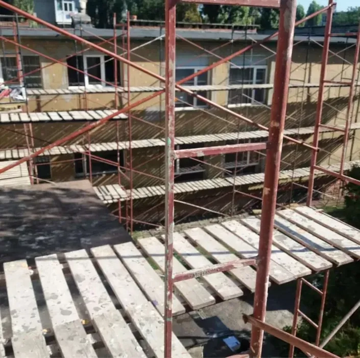 Монтаж будівельних риштувань. Сборка лесов. Строительные леса