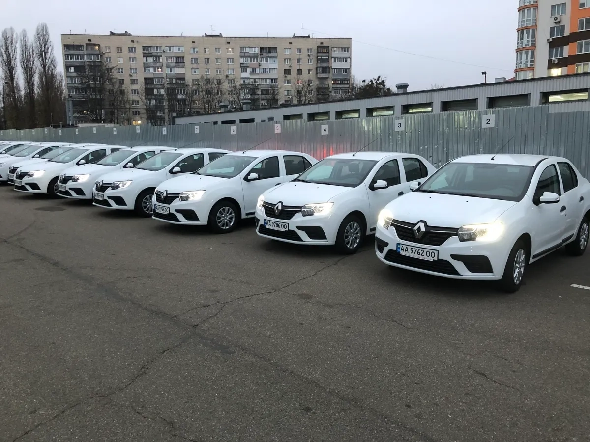 Авто Рено Логан